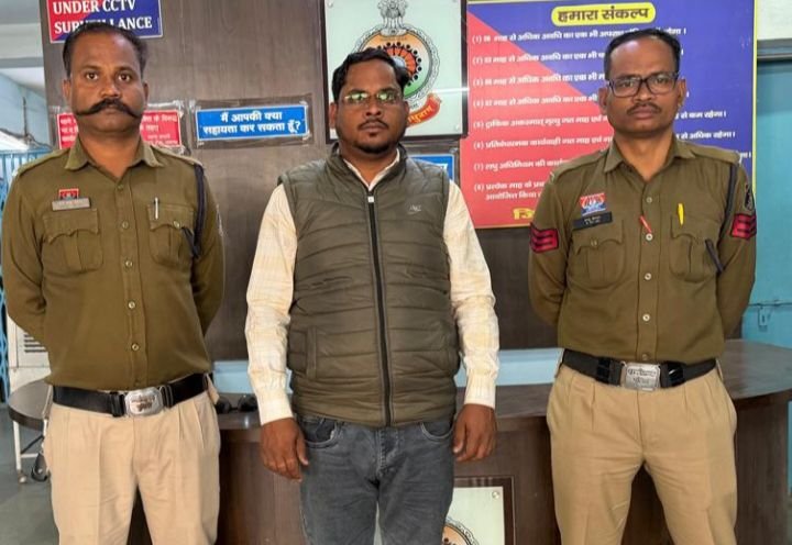 जेल की सलाखो के पीछे, बाबा पर टिप्पणी करने वाला- कोसमनारा के प्रसिद्ध सत्यनारायण बाबा पर अभद्र टिप्पणी करने वाले को पुलिस ने किया गिरफतार,SSP शशि मोहन सिंह की सक्रियता, कोरबा जिले से गिरफ्तार किया गया आरोपी,दशकों से एक ही स्थान पर बैठे हैं बाबा जी जेल की सलाखो के पीछे, बाबा पर टिप्पणी करने वाला- कोसमनारा के प्रसिद्ध सत्यनारायण बाबा पर अभद्र टिप्पणी करने वाले को पुलिस ने किया गिरफतार,SSP शशि मोहन सिंह की सक्रियता, कोरबा जिले से गिरफ्तार किया गया आरोपी,दशकों से एक ही स्थान पर बैठे हैं बाबा जी kshititech