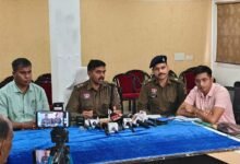 रायपुर पुलिस कमिश्नर की बड़ी कार्रवाई- 37 लाख रुपए गबन करने वाले दो आरोपियों को चंद घंटे में ही किया गिरफ्तार, कमिश्नरी की स्थापना से अपराधियों में दशहत, मल्टी लेवल पार्किंग में खड़ी कार से हुई रकम की बरामदगी kshititech