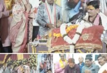 शिव महापुराण कथा का श्रवण करने पहुंची सांसद ज्योत्सना महंत एवं सूरज महंत, सांसद जी ने कहा- सनातन परंपरा को जीवंत रखने का कार्य कर रही हैं महिला समूह, वैष्णव देवी महिला मंडल ने किया है आयोजन, एडवोकेट गिरधर जायसवाल एवं विधायक प्रतिनिधि नरेश गेवाडीन भी रहे मौजूद kshititech