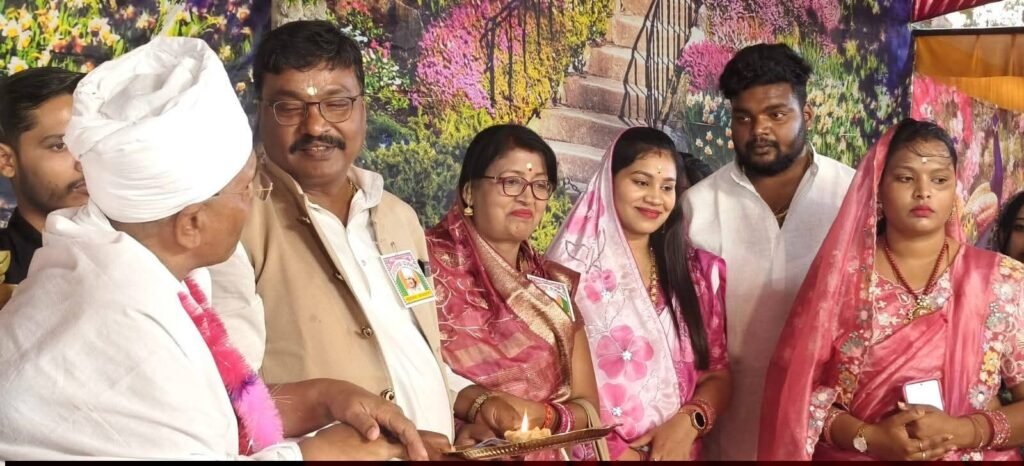 ऐतिहासिक आयोजन- डोंगिया सुलोनी के गबेल परिवार में प्रारंभ हुआ सुखद सत्संग एवं अमृत कथा का धार्मिक आयोजन, परम पूज्य असंग साहेब जी की अमृतमय वाणी से हो रहा है कथा का रसपान, बड़ी हस्तियां भी पहुंची कथा का श्रवण करने kshititech