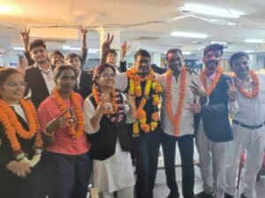 बिलासपुर हाई कोर्ट बार के चुनाव में रजनीश सिंह बघेल बने नए अध्यक्ष, लंबे विवादों के बाद छत्तीसगढ़ उच्च न्यायालय के मार्गदर्शन में संपन्न हुए निर्वाचन, नवनिर्वाचित अध्यक्ष रजनीश सिंह बघेल ने कहा- अधिवक्ता साथियों के हितों के लिए करेंगे कार्य kshititech