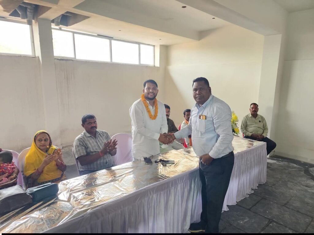 जिला अध्यक्ष प्रकाश साहू की सक्रियता- जिला साहू संग शक्ति की महत्वपूर्ण बैठक संपन्न, जिला अध्यक्ष प्रकाश साहू सहित पदाधिकारी रहे मौजूद, प्रकाश साहू ने कहा- हम सभी का एक ही लक्ष्य है, संगठन सशक्त हो एवं समाज संगठित kshititech