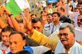 महंत ने कहा- नियमों में जटिलता लाकर गरीबों के हक को मारने की साजिश, 5 फरवरी को शक्ति जिले में कांग्रेस में दिखाई अपनी ताकत, कलेक्ट्रेट कार्यालय के घेराव के साथ ही किया जबरदस्त प्रदर्शन, जिले के कांग्रेस विधायकों सहित कांग्रेस नेता रहे मौजूद kshititech