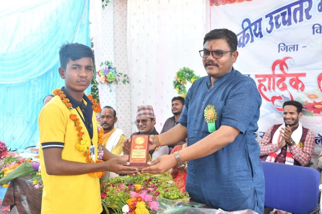 हायर सेकेंडरी स्कूल खैरा में वार्षिकोत्सव संपन्न, जिला शिक्षा अधिकारी मैडम ने भी किया विद्यार्थियों का उत्साहवर्धन kshititech