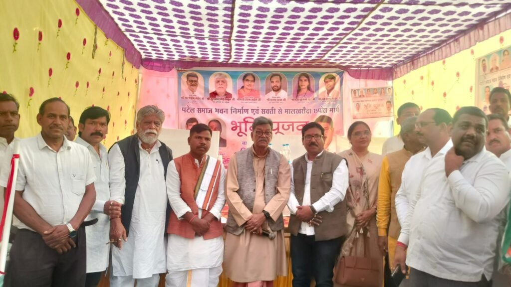 54 करोड़ की लागत से टेमर से छपोरा तक बनेगी नई चकाचक सड़क, नेता प्रतिपक्ष महंत ने किया भूमि पूजन,टेमर सरपंच चंद्र कुमार सोनी सहित जिले भर के नेता रहे मौजूद, विकास की ओर अग्रसर है शक्ति विधानसभा kshititech