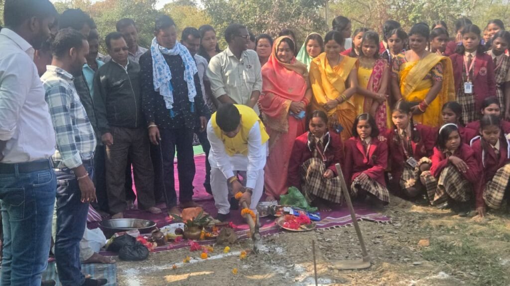 खिलावन की सक्रियता- पूर्व विधायक डॉक्टर खिलावन साहू ने किया 7 करोड़ के निर्माण कार्यों का भूमि पूजन, नगरदा में बनेगा कस्तूरबा गांधी आवासीय विद्यालय एवं सरकारी कॉलेज का नया भवन,खिलावन साहू के प्रयासों से मिली भवन निर्माण की स्वीकृति,पूर्व विधायक खिलावन ने कहा- सर्व वर्ग के कल्याण का है मोदी सरकार का आम बजट kshititech