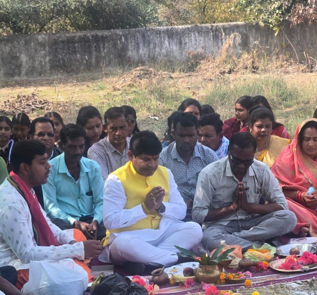 खिलावन की सक्रियता- पूर्व विधायक डॉक्टर खिलावन साहू ने किया 7 करोड़ के निर्माण कार्यों का भूमि पूजन, नगरदा में बनेगा कस्तूरबा गांधी आवासीय विद्यालय एवं सरकारी कॉलेज का नया भवन,खिलावन साहू के प्रयासों से मिली भवन निर्माण की स्वीकृति,पूर्व विधायक खिलावन ने कहा- सर्व वर्ग के कल्याण का है मोदी सरकार का आम बजट kshititech