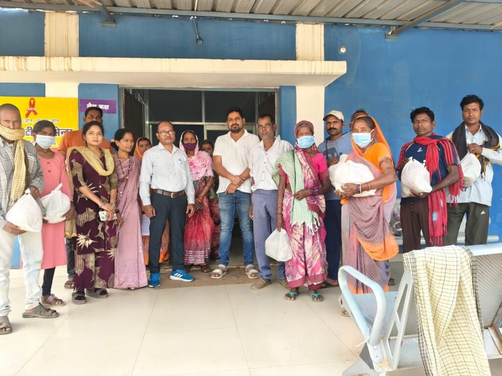 टीबी मुक्त सक्ती जिला-24 मरीजों को फूड बॉस्केट- सीएमएचओ मैडम के निर्देशन में शक्ति जिले में चल रहा पोषण आहार वितरण का कार्यक्रम, विकासखंड डभरा में टीबी मरीजों को हुआ पोषण आहार वितरण kshititech