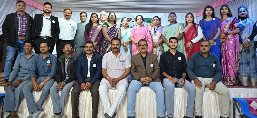 जे.एल.एन. डिग्री कालेज सक्ती में वार्षिकोत्सव समारोह अभ्युदय 2026 सम्पन्न, यूनिवर्सिटी की मेरिट सूची में स्थान बनाने वाले विद्यार्थियों को किया गया सम्मानित, प्राचार्य डॉक्टर शालू पाहवा ने कहा- शिक्षा के साथ-साथ सांस्कृतिक कार्यक्रमों से बच्चों की प्रतिभाओं को मिलता है सामने आने का अवसर, रासेयों इकाई का भी हुआ सम्मान kshititech