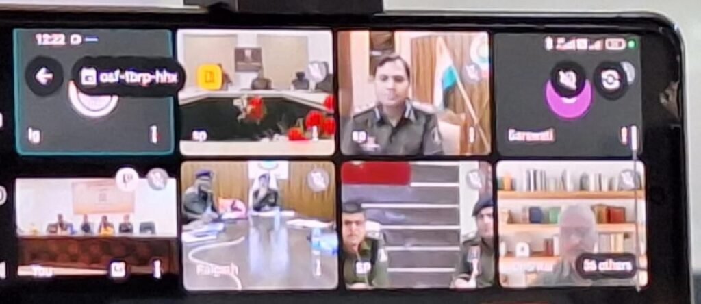 छत्तीसगढ़ पुलिस आधुनिकीकरण की ओर अग्रसर- शक्ति जिले के पुलिस अधिकारी वर्चुअल बैठक में हुए शामिल,अवसर था अनुभव QR कोड के शुभारंभ का, आम जनता सीधे जुड़ सकेगी पुलिस महानिरीक्षक से छत्तीसगढ़ पुलिस आधुनिकीकरण की ओर अग्रसर- शक्ति जिले के पुलिस अधिकारी वर्चुअल बैठक में हुए शामिल,अवसर था अनुभव QR कोड के शुभारंभ का, आम जनता सीधे जुड़ सकेगी पुलिस महानिरीक्षक से kshititech