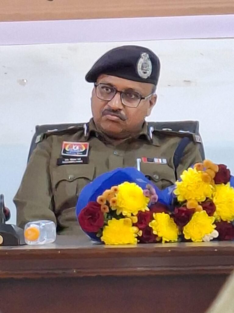 छत्तीसगढ़ पुलिस आधुनिकीकरण की ओर अग्रसर- शक्ति जिले के पुलिस अधिकारी वर्चुअल बैठक में हुए शामिल,अवसर था अनुभव QR कोड के शुभारंभ का, आम जनता सीधे जुड़ सकेगी पुलिस महानिरीक्षक से छत्तीसगढ़ पुलिस आधुनिकीकरण की ओर अग्रसर- शक्ति जिले के पुलिस अधिकारी वर्चुअल बैठक में हुए शामिल,अवसर था अनुभव QR कोड के शुभारंभ का, आम जनता सीधे जुड़ सकेगी पुलिस महानिरीक्षक से kshititech