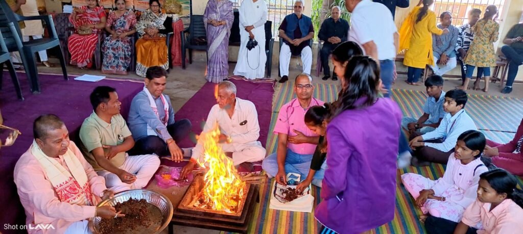 शक्ति में हुआ जिला स्तरीय गौ विज्ञान परीक्षा का आयोजन, 95 विद्यार्थियों ने करी सहभागिता, गौ सेवा को लेकर हवन का भी हुआ कार्यक्रम, गौ सेवा के क्षेत्र में कार्य करने वाली हस्तियां हुई सम्मानित kshititech
