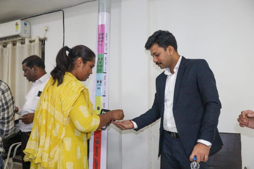 कलेक्टर ने ली साप्ताहिक समय सीमा की बैठक,जिले के सभी नागरिकों को घर-घर जाकर खिलाए फाइलेरिया (हाथीपांव) की दवा, न छूटे कोई भी पात्र व्यक्ति- कलेक्टर,विभिन्न विभागों के कार्यों की विस्तार से की गई समीक्षा, लंबित प्रकरणों का शीघ्र निराकरण करने के दिए निर्देश kshititech