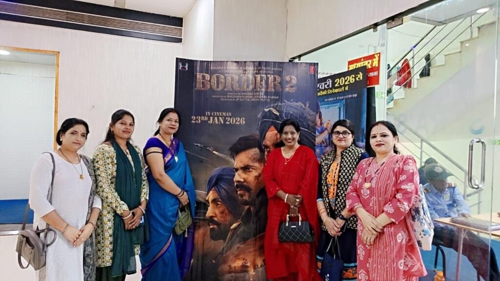 मल्टीप्लेक्स में बुजुर्गों को देशभक्ति फिल्म बॉर्डर-2 दिखलाई श्रुति फाउंडेशन ने,संस्था की चैयरमेन नीतू श्रीवास्तव भी रही मौजूद, नीतू ने कहा- बुजुर्ग खुश रहेंगे तो हम सबको मिलेगी खुशी, फिल्म देखने के बाद बुजुर्गों में भी दिखा देश भक्ति का जुनून kshititech