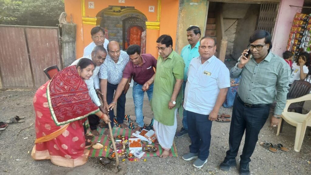 नगर पंचायत अध्यक्ष नारायण कुर्रे ने किया RCC नाली निर्माण का भूमि पूजन, 13 लाख की लागत से शहर के वार्ड क्रमांक-01 में बनेगी नाली, स्थानीय पार्षद ज्योति राठौर ने कहा- नाली निर्माण से पानी भराव की समस्या होगी दूर kshititech