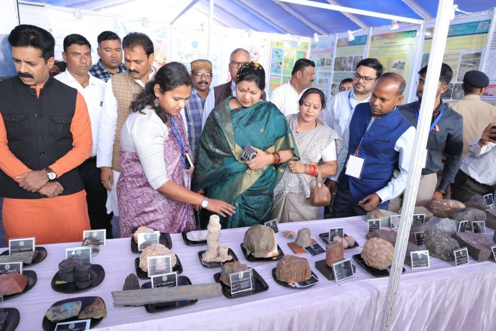 जब स्कूली बच्चों ने भी किया सांसद जी का धन्यवाद,5000 स्कूली बच्चे पहुंचे प्रदर्शनी देखने, सांसद कमलेश जांगड़े ने किया प्रगतिशील छत्तीसगढ़ प्रदर्शनी का भाग्य शुभारंभ, जिला मुख्यालय जांजगीर चांपा में केंद्र, राज्य सरकार की विभिन्न योजनाओं का मिलेगा प्रत्यक्ष लाभ, दिल्ली से आई हुई है विशेष टीम जब स्कूली बच्चों ने भी किया सांसद जी का धन्यवाद,5000 स्कूली बच्चे पहुंचे प्रदर्शनी देखने, सांसद कमलेश जांगड़े ने किया प्रगतिशील छत्तीसगढ़ प्रदर्शनी का भाग्य शुभारंभ, जिला मुख्यालय जांजगीर चांपा में केंद्र, राज्य सरकार की विभिन्न योजनाओं का मिलेगा प्रत्यक्ष लाभ, दिल्ली से आई हुई है विशेष टीम kshititech