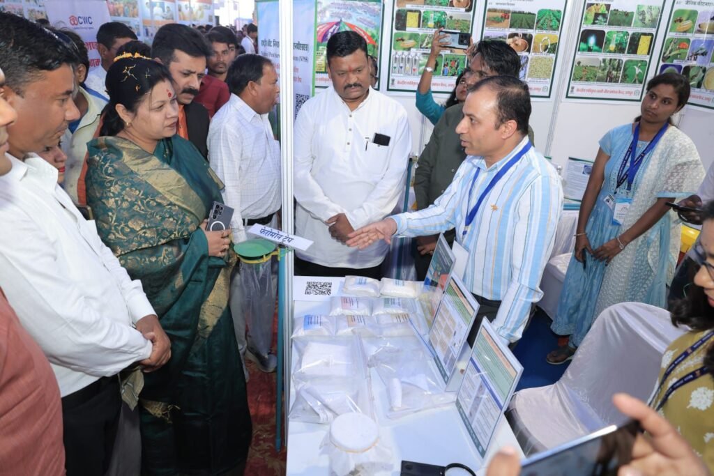 जब स्कूली बच्चों ने भी किया सांसद जी का धन्यवाद,5000 स्कूली बच्चे पहुंचे प्रदर्शनी देखने, सांसद कमलेश जांगड़े ने किया प्रगतिशील छत्तीसगढ़ प्रदर्शनी का भाग्य शुभारंभ, जिला मुख्यालय जांजगीर चांपा में केंद्र, राज्य सरकार की विभिन्न योजनाओं का मिलेगा प्रत्यक्ष लाभ, दिल्ली से आई हुई है विशेष टीम जब स्कूली बच्चों ने भी किया सांसद जी का धन्यवाद,5000 स्कूली बच्चे पहुंचे प्रदर्शनी देखने, सांसद कमलेश जांगड़े ने किया प्रगतिशील छत्तीसगढ़ प्रदर्शनी का भाग्य शुभारंभ, जिला मुख्यालय जांजगीर चांपा में केंद्र, राज्य सरकार की विभिन्न योजनाओं का मिलेगा प्रत्यक्ष लाभ, दिल्ली से आई हुई है विशेष टीम kshititech