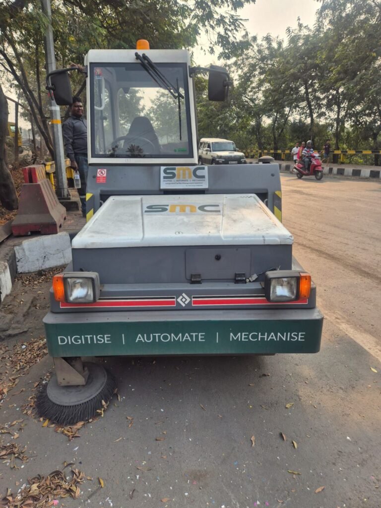 धूल मुक्त होगा शक्ति शहर, नगर पालिका ने लगाई सड़कों की धूल खींचने विशेष मशीन, पानी की समस्या से निपटने छोटी टैंकरों से भी होगी पानी की आपूर्ति, पालिका अध्यक्ष अग्रवाल के प्रयासों से शहर विकास को मिल रही नई गति kshititech