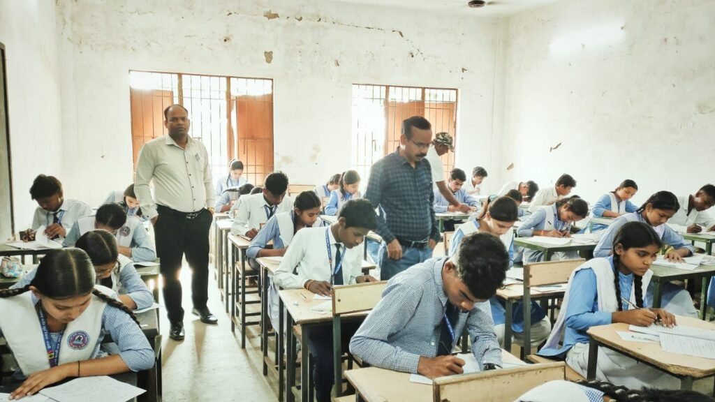 21 फरवरी को सक्ती जिले में हाईस्कूल/हायर सेकंडरी बोर्ड परीक्षा प्रारंभ,उड़नदस्ता टीम कर रही औचक निरीक्षण, जिला शिक्षा अधिकारी मैडम के नेतृत्व में तैनात है टीम kshititech