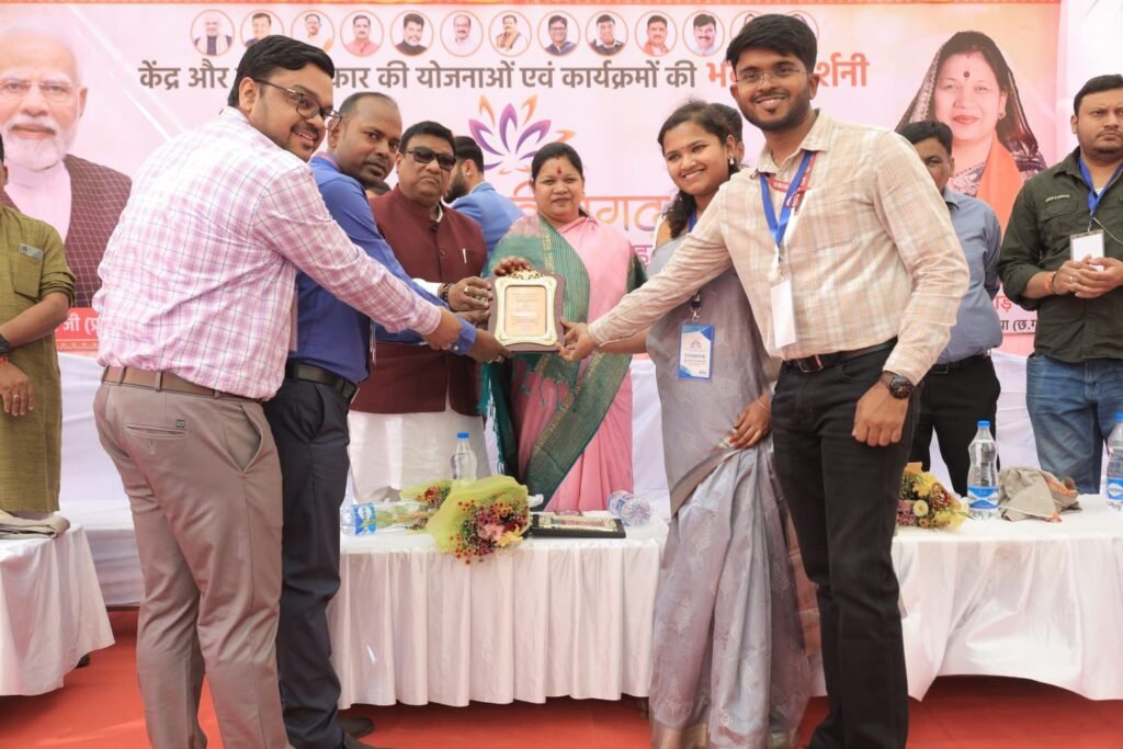 जिले वासियों ने किया सांसद जी का धन्यवाद- अभुतपूर्व जनसैलाब से प्रगतिशील छत्तीसगढ़ प्रदर्शनी का हुआ शानदार समापन,तीन दिन में करीब सत्रह हजार छात्र-युवा- नागरिकों ने किया अवलोकन,प्रदर्शनी के माध्यम से सांसद जांगड़े जी ने केंद्रीय योजओं से जांजगीर चांपा वासियों को जोड दिया : नारायण चंदेल जिले वासियों ने किया सांसद जी का धन्यवाद- अभुतपूर्व जनसैलाब से प्रगतिशील छत्तीसगढ़ प्रदर्शनी का हुआ शानदार समापन,तीन दिन में करीब सत्रह हजार छात्र-युवा- नागरिकों ने किया अवलोकन,प्रदर्शनी के माध्यम से सांसद जांगड़े जी ने केंद्रीय योजओं से जांजगीर चांपा वासियों को जोड दिया : नारायण चंदेल kshititech