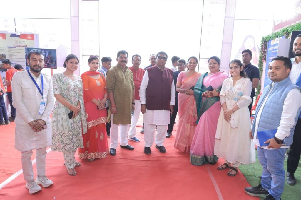 जिले वासियों ने किया सांसद जी का धन्यवाद- अभुतपूर्व जनसैलाब से प्रगतिशील छत्तीसगढ़ प्रदर्शनी का हुआ शानदार समापन,तीन दिन में करीब सत्रह हजार छात्र-युवा- नागरिकों ने किया अवलोकन,प्रदर्शनी के माध्यम से सांसद जांगड़े जी ने केंद्रीय योजओं से जांजगीर चांपा वासियों को जोड दिया : नारायण चंदेल जिले वासियों ने किया सांसद जी का धन्यवाद- अभुतपूर्व जनसैलाब से प्रगतिशील छत्तीसगढ़ प्रदर्शनी का हुआ शानदार समापन,तीन दिन में करीब सत्रह हजार छात्र-युवा- नागरिकों ने किया अवलोकन,प्रदर्शनी के माध्यम से सांसद जांगड़े जी ने केंद्रीय योजओं से जांजगीर चांपा वासियों को जोड दिया : नारायण चंदेल kshititech