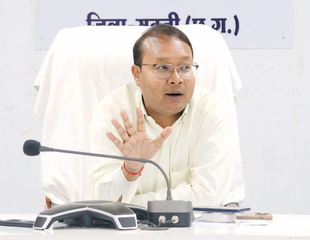 बासु जैन साहब के नेतृत्व में चकाचक होंगे शक्ति जिले के गांव- जिला प्रशासन से मिली करोड़ों रुपए के नए विकास कामों की स्वीकृति,SIR की मतदाता सूची का हुआ अंतिम प्रकाशन, कलेक्टर तोपनो साहब ने पत्रकार वार्ता के माध्यम से दी जानकारी, 6,70,283 मतदाता है शक्ति जिले में, हजारों नए मतदाताओं की हुई वृद्धि, वोटर लिस्ट में चेक कर लो अपना नाम बासु जैन साहब के नेतृत्व में चकाचक होंगे शक्ति जिले के गांव- जिला प्रशासन से मिली करोड़ों रुपए के नए विकास कामों की स्वीकृति,SIR की मतदाता सूची का हुआ अंतिम प्रकाशन, कलेक्टर तोपनो साहब ने पत्रकार वार्ता के माध्यम से दी जानकारी, 6,70,283 मतदाता है शक्ति जिले में, हजारों नए मतदाताओं की हुई वृद्धि, वोटर लिस्ट में चेक कर लो अपना नाम kshititech