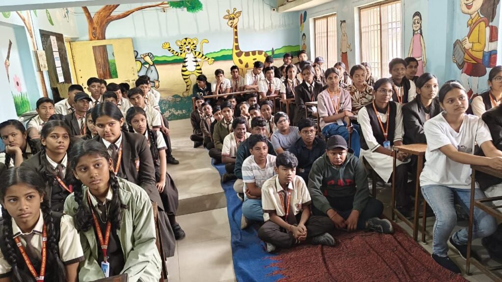 जागरूक रहो, वरना साइबर अपराधी कर देंगे आपका आर्थिक नुकसान- सक्ती पुलिस का साइबर जन-जागरूकता कार्यक्रम, एसपी, एडिशनल एसपी एवं एसडीओ पुलिस के निर्देशन में शक्ति थाना टीआई लखन पटेल रहे मौजूद kshititech