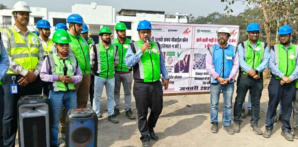 37वें राष्ट्रीय सड़क सुरक्षा माह पर व्हीएलसीटीपीपी में अनेक कार्यक्रम, 3500 से अधिक प्रतिभागी हुए लाभान्वित, ड्राइव विथ ए सेल्फी प्वाइंट मे भी लोगों की दिखी जागरूकता, सुरक्षित वाहन संचालन को लेकर दी गई जानकारी kshititech