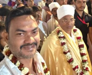 रामकुमार गीता गबेल के निवास पर हुआ परम पूज्य असंग साहेब जी का आगमन,डोंगिया सुलोनी में निकली भव्य स्वागत शोभा यात्रा, लोगों ने लिया असंग साहेब जी का आशीर्वाद, तीन दिनों तक असंग साहेब जी रहेंगे डोंगिया सुलोनी में kshititech