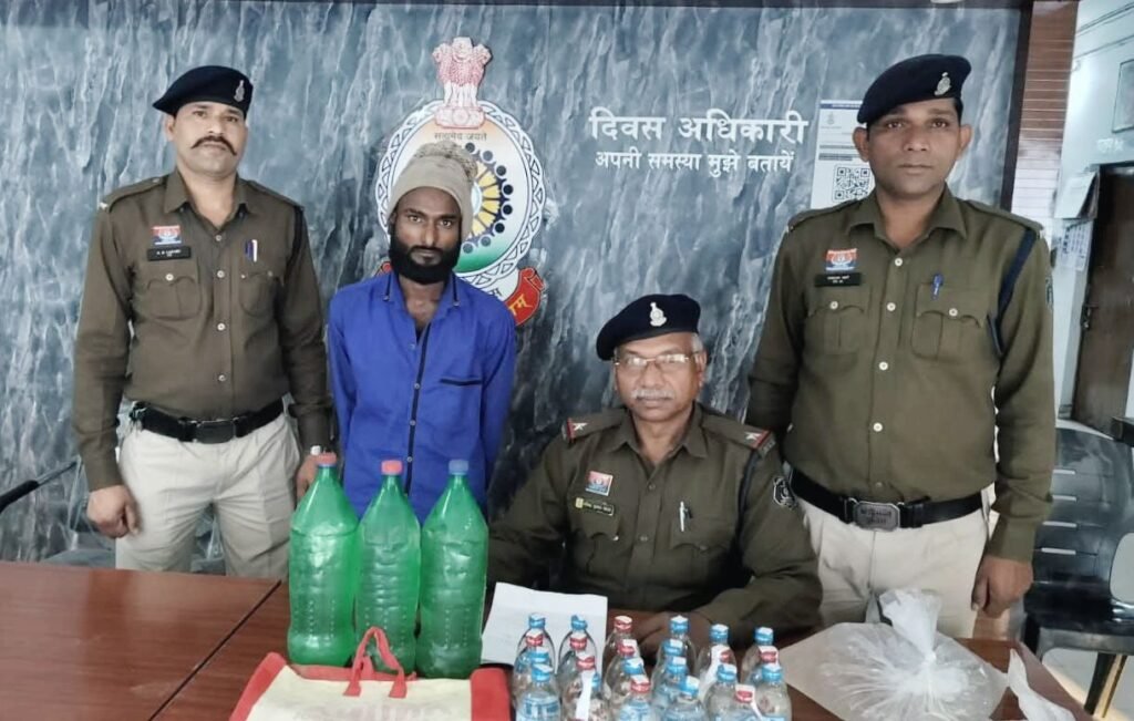 शक्ति पुलिस की तीसरी आंख- बिरयानी सेंटर में बेच रहा था गाँजा,आया पुलिस की गिरफ्त में, शक्ति पुलिस TI लखन पटेल ने किया गांजा बेचने वाले को गिरफ्तार, शक्ति पुलिस में करी अवैध शराब पर बड़ी कार्रवाई, एसपी साहब के निर्देशन में शक्ति थाना सक्रिय शक्ति पुलिस की तीसरी आंख- बिरयानी सेंटर में बेच रहा था गाँजा,आया पुलिस की गिरफ्त में, शक्ति पुलिस TI लखन पटेल ने किया गांजा बेचने वाले को गिरफ्तार, शक्ति पुलिस में करी अवैध शराब पर बड़ी कार्रवाई, एसपी साहब के निर्देशन में शक्ति थाना सक्रिय kshititech