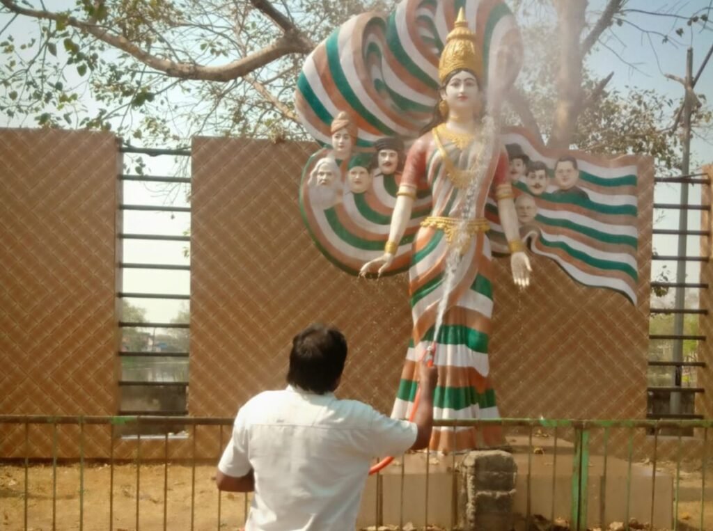 बाबा भोलेनाथ की बारात के लिए शक्ति शहर को किया जा रहा चकाचक, नगर पालिका अध्यक्ष श्यामसुंदर अग्रवाल के नेतृत्व में चल रहा सफाई का विशेष अभियान, श्यामसुंदर ने कहा- शिव बारात शहर के लिए गौरवशाली kshititech