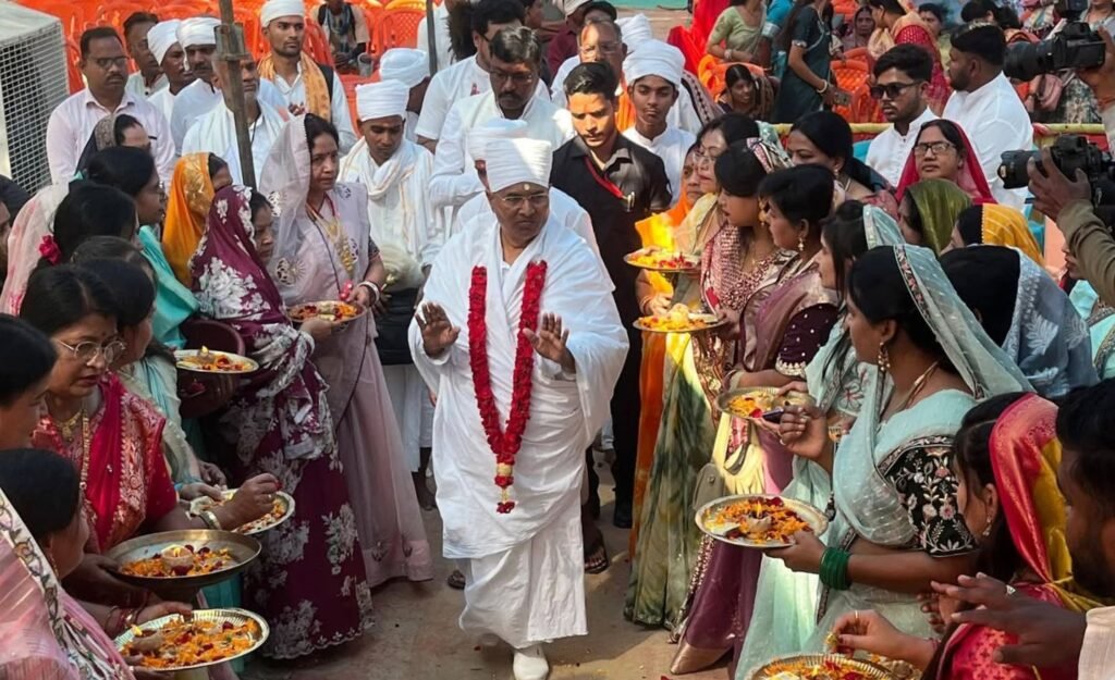 सुखद सत्संग के आयोजन से हजारों धर्म प्रेमियों ने किया असंग देव साहेब जी की अमृतमय कथा का रसपान, 12 फरवरी को सुखद सत्संग का हुआ सुखद समापन,डोंगिया सुलौनी के रामकुमार गीता गबेल परिवार ने किया था धार्मिक आयोजन, जिले के पुलिस कप्तान प्रफुल्ल कुमार ठाकुर भी पहुंचे कथा श्रवण करने सुखद सत्संग के आयोजन से हजारों धर्म प्रेमियों ने किया असंग देव साहेब जी की अमृतमय कथा का रसपान, 12 फरवरी को सुखद सत्संग का हुआ सुखद समापन,डोंगिया सुलौनी के रामकुमार गीता गबेल परिवार ने किया था धार्मिक आयोजन, जिले के पुलिस कप्तान प्रफुल्ल कुमार ठाकुर भी पहुंचे कथा श्रवण करने kshititech