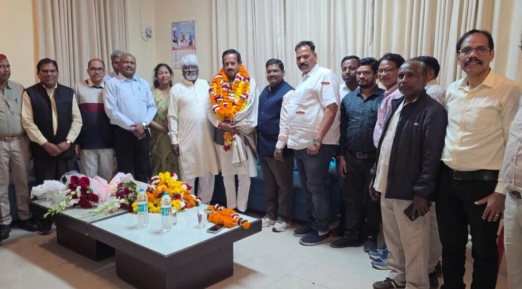 धन्यवाद सांसद जी- राज्यसभा सांसद देवेंद्र प्रताप सिंह की पहल पर समय पूर्व सेवानिवृत हो रहे कर्मचारी को मिली पड़ी राहत,BHEL द्वारा बहाल किए गए कर्मचारी, 14 फरवरी को संगठनों ने भोपाल प्रवास पर सांसद जी का किया अभिनंदन धन्यवाद सांसद जी- राज्यसभा सांसद देवेंद्र प्रताप सिंह की पहल पर समय पूर्व सेवानिवृत हो रहे कर्मचारी को मिली पड़ी राहत,BHEL द्वारा बहाल किए गए कर्मचारी, 14 फरवरी को संगठनों ने भोपाल प्रवास पर सांसद जी का किया अभिनंदन kshititech