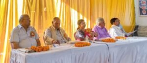 जो बीत गया सो बीत गया, आगत का स्वागत करता हूं।चिंतन अतीत का त्याग दिया, अब आज का अर्चन करता हूं- एल आर जायसवाल, साहित्यकार लुन्दराम जयसवाल की कवितावली का हुआ भव्य विमोचन समारोह, राष्ट्रीय कवि संगम के जिला अध्यक्ष रमेश सिंघानिया भी रहे मौजूद kshititech