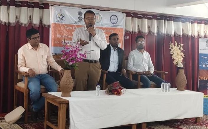 शक्ति के गिरिराज रेन बसेरा में हुआ दो दिवसीय उन्नत कौशल प्रशिक्षण कार्यक्रम,कलेक्टर तोपनो साहब रहे मौजूद,CSIDC द्वारा आयोजित था कार्यक्रम, उद्यमियों एवं व्यवसाईयों ने लिया प्रशिक्षण, प्रमाण पत्रों का भी हुआ वितरण, जिला उद्योग केंद्र ने भी किया कार्यक्रम में सहयोग kshititech