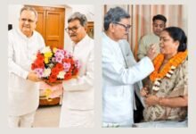 छत्तीसगढ़ में कांग्रेस की फूलों देवी नेताम निर्विरोध निर्वाचित हुई राज्यसभा सांसद, नेता प्रतिपक्ष महंत जी ने दी बधाई, महंत जी ने विधानसभा अध्यक्ष डॉ रमन सिंह का भी स्पीकर हाउस पहुंचकर जाना&nbsp; स्वास्थ्य हाल-चाल kshititech