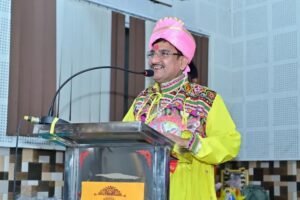 मोदी सरकार के शहरी विकास मंत्री तोखन साहू बने सदभावना भोकवाधिराज एवं समाजसेवी राजेंद्र अग्रवाल राजू जोजवानंद बने, अवसर था बिलासपुर में सद्भावना मंच के होली मिलन समारोह का, बिलासपुर की महापौर भी हुई शामिल, समाजसेवी राजेंद्र राजू ने किया सद्भावना मंच का धन्यवाद kshititech