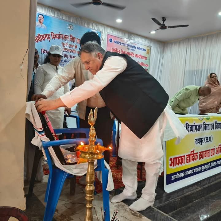 लोकेश जी की सक्रियता-कुनकुरी में हुआ महिलाओं के लिए स्वरोजगार मूलक स्किल डेवलपमेंट कार्यक्रम।छत्तीसगढ़ वित्त विकास निगम एवं महावीर इंटरकॉन्टिनेंटल के प्रयास से लोकेश कावड़िया ने करी पहल। ढाई सौ महिलाओं ने लिया लाभ. प्रदेश के मुख्यमंत्री जी के गृह विधानसभा क्षेत्र में आयोजित था कार्यक्रम kshititech