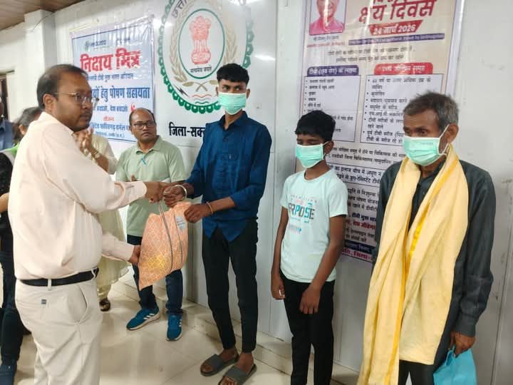 सामूहिक नेतृत्व. सामूहिक प्रयास-शक्ति जिले में 100 दिवसीय टीबी मुक्त भारत अभियान बनाने के कार्यक्रम का हुआ शुभारंभ. कलेक्टर. जिला पंचायत सीईओ. एवं सीएमएचओ मैडम रही मौजूद. नगर पालिका शक्ति के अध्यक्ष श्यामसुंदर अग्रवाल ने किया जागरूकता रथ को रवाना. वेदांता पावर प्लांट का भी अभियान में मिलेगा सहयोग kshititech