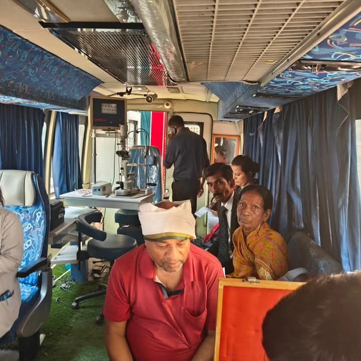 सामाजिक संस्था महावीर इंटरकॉन्टिनेंटल ने निशुल्क नेत्र जांच.चश्मा एवं दवाई वितरण का किया आयोजन. श्री महावीर जन्म कल्याण समिति द्वारा आयोजित था कार्यक्रम। वित्त विकास निगम के अध्यक्ष लोकेश कावड़िया भी पहुंचे कार्यक्रम में kshititech