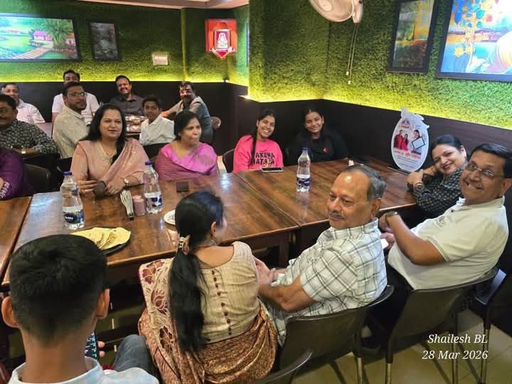 शक्ति की पायलट बिटिया श्रुति रतेरिया का सम्मान किया श्री श्याम परिवार ने. 28 मार्च को रतेरिया निवास में पहुंचे श्याम प्रेमी. श्याम परिवार के संयोजक अशोक बंसल ने कहा- बिटिया की सफलता शक्ति के लिए गौरवशाली। शहर के प्रतिष्ठित रतेरिया परिवार की प्रतिभाशाली बिटिया है श्रुति kshititech