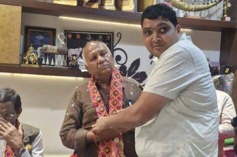 ऐतिहासिक होगा रायपुर का वैवाहिक परिचय सम्मेलन-अग्रवाल समाज के रायपुर में होने वाले परिचय सम्मेलन को लेकर 15 मार्च को शक्ति में हुई समाज बंधुओ की बैठक. अग्रवाल सभा शक्ति के अध्यक्ष श्यामसुंदर अग्रवाल के निवास आयोजित बैठक में रायपुर से पहुंचे पदाधिकारियो ने दी जानकारी। रायपुर के अध्यक्ष विजय अग्रवाल ने कहा-अग्र धरोहर पत्रिका का भी होगा प्रकाशन kshititech