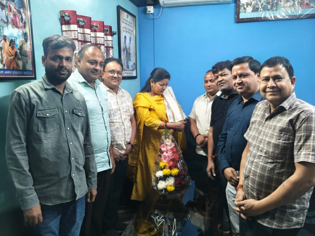 सांसद जी से हैं भारी उम्मीदें- बाराद्वार रेलवे स्टेशन में ट्रेनों के स्टॉपेज की मांग की शहर वासियों ने, सांसद कमलेश जांगड़े से, 2 मार्च को सांसद निवास पहुंचे शहर वासी, नगर पंचायत बाराद्वार के अध्यक्ष नारायण कुर्रे के नेतृत्व में पहुंचे सदस्य सांसद जी से हैं भारी उम्मीदें- बाराद्वार रेलवे स्टेशन में ट्रेनों के स्टॉपेज की मांग की शहर वासियों ने, सांसद कमलेश जांगड़े से, 2 मार्च को सांसद निवास पहुंचे शहर वासी, नगर पंचायत बाराद्वार के अध्यक्ष नारायण कुर्रे के नेतृत्व में पहुंचे सदस्य kshititech