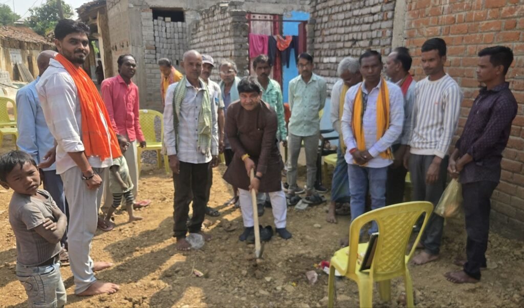 सक्रिय है हमारे पूर्व विधायक खिलावन भैया- खिलावन साहू के प्रयासों से नगरदा में मिली लाखों रुपए की सीसी रोड निर्माण की स्वीकृति, खिलावन ने किया सीसी रोड निर्माण का भूमि पूजन, ग्रामीणों ने किया डॉक्टर खिलावन साहू का धन्यवाद सक्रिय है हमारे पूर्व विधायक खिलावन भैया- खिलावन साहू के प्रयासों से नगरदा में मिली लाखों रुपए की सीसी रोड निर्माण की स्वीकृति, खिलावन ने किया सीसी रोड निर्माण का भूमि पूजन, ग्रामीणों ने किया डॉक्टर खिलावन साहू का धन्यवाद kshititech