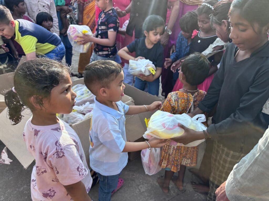 गरीब बच्चों के बीच पहुंचा हरि लीला चैरिटेबल ट्रस्ट, ट्रस्ट के सेक्रेटरी अमर सुल्तानिया के नेतृत्व में सबरियाडेरा के बच्चों संग मनाई गई होली, खुशियों के रंगों से सजा पर्व, अमर सुल्तानिया ने कहा- ट्रस्ट द्वारा लगातार परंपराओं का किया जा रहा निर्वहन गरीब बच्चों के बीच पहुंचा हरि लीला चैरिटेबल ट्रस्ट, ट्रस्ट के सेक्रेटरी अमर सुल्तानिया के नेतृत्व में सबरियाडेरा के बच्चों संग मनाई गई होली, खुशियों के रंगों से सजा पर्व, अमर सुल्तानिया ने कहा- ट्रस्ट द्वारा लगातार परंपराओं का किया जा रहा निर्वहन kshititech