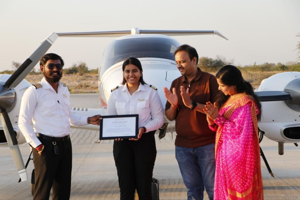 शक्ति की दूसरी बेटी बनी पायलट-सक्ती के रतेरिया परिवार की श्रुति ने बढ़ाया मान, श्याम प्रेमी अरविंद एवं शशि रतेरिया की मेधावी बेटी है श्रुति, अंतर्राष्ट्रीय महिला दिवस पर शक्ति की बेटी ने राष्ट्रीय स्तर पर किया शहर को गौरवन्नित kshititech