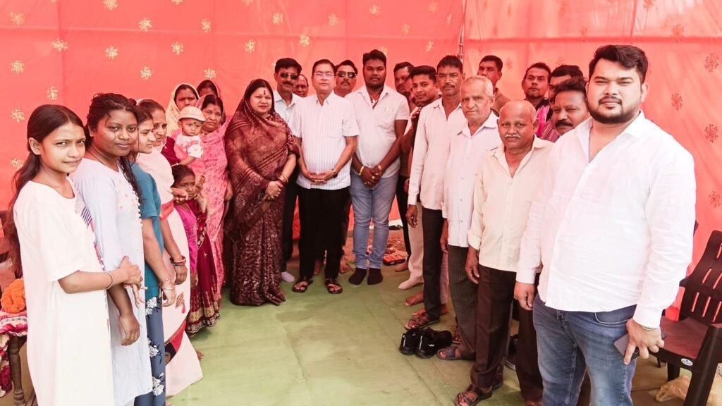 शक्ति शहर में पानी की समस्या के लिए सांसद जी ने भी करी पहल- नगर पालिका अध्यक्ष श्यामसुंदर अग्रवाल की मांग पर सांसद जी के सहयोग से सभी वार्डों में खुदेंगे पानी के नए बोर, 8 मार्च को हुई बोर खनन की शुरुआत, नगर पालिका अध्यक्ष सहित शहर वासियों ने किया सांसद जी का धन्यवाद kshititech