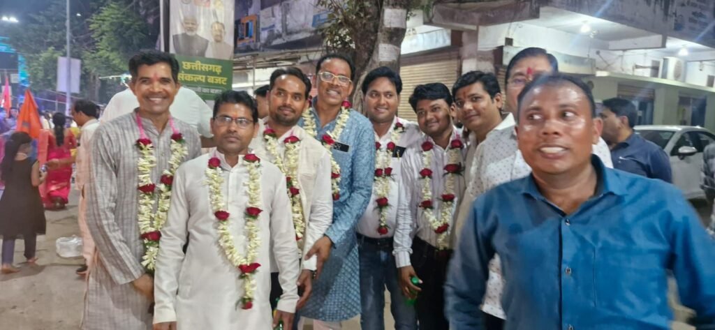 शक्ति में भाईचारे की मिशाल-15 मार्च को साहू समाज की निकली भक्त माता कर्मा जयंती की शोभायात्रा का स्वागत किया अग्रवाल सभा शक्ति ने. अध्यक्ष श्यामसुंदर अग्रवाल के नेतृत्व में हुआ जोरदार स्वागत kshititech