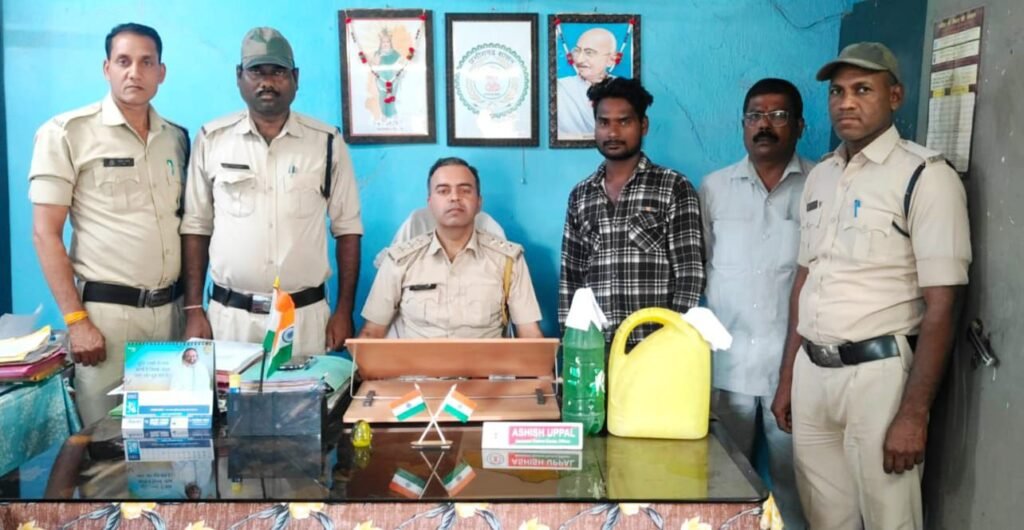 आबकारी विभाग वृत्त शक्ति ने अवैध महुआ शराब पर करी देवरमांल में बड़ी कार्रवाई. सहायक जिला आबकारी अधिकारी उप्पल जी की कार्रवाई से दशहत kshititech