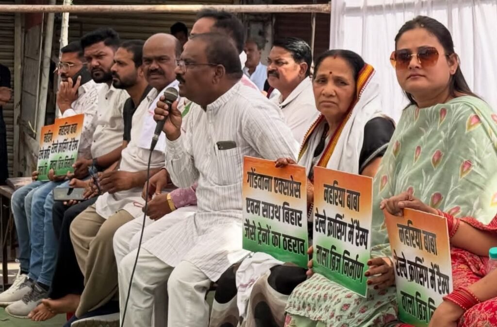 रेलवे की अनदेखी अब नहीं होगी बर्दाश्त- जांजगीर की जनता ने कहा धन्यवाद विधायक व्यास जी- 6 मार्च को जिला मुख्यालय में हुआ रेलवे मांगों को लेकर ऐतिहासिक चक्का जाम एवं नगर बंद का आंदोलन, नजर आया शहर की जनता का गुस्सा, आंदोलन को लेकर जबरदस्त जुनून kshititech